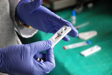 Test nhanh HIV tại cơ sở y tế